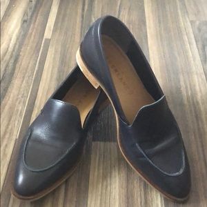 Everlane Modern Loafer in Navy